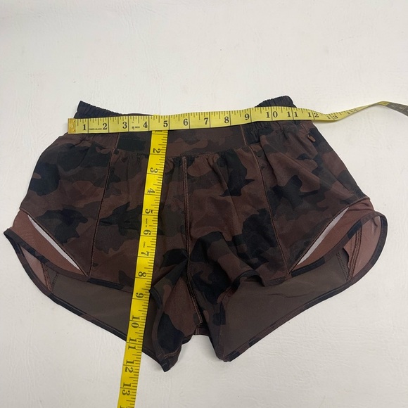 Lululemon athletica womens shorts brown camo size 4 - Picture 6 of 6